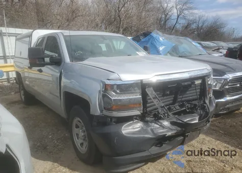 2018 Chevrolet Silverado K1500 z USA, uszkodzony, nr VIN 1GCVKNEC7JZ252616